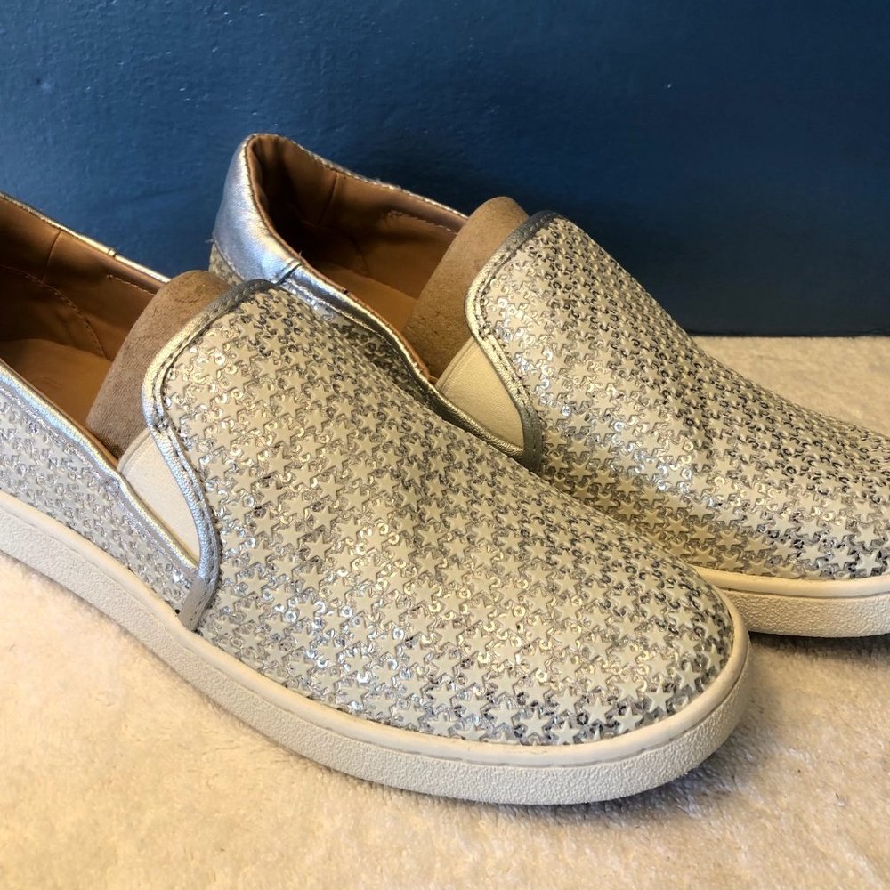 NEW ~ Women's UGG Cas Slip-On Loafer Shoes ~ Silver White Glitter Stars ~ Size 9